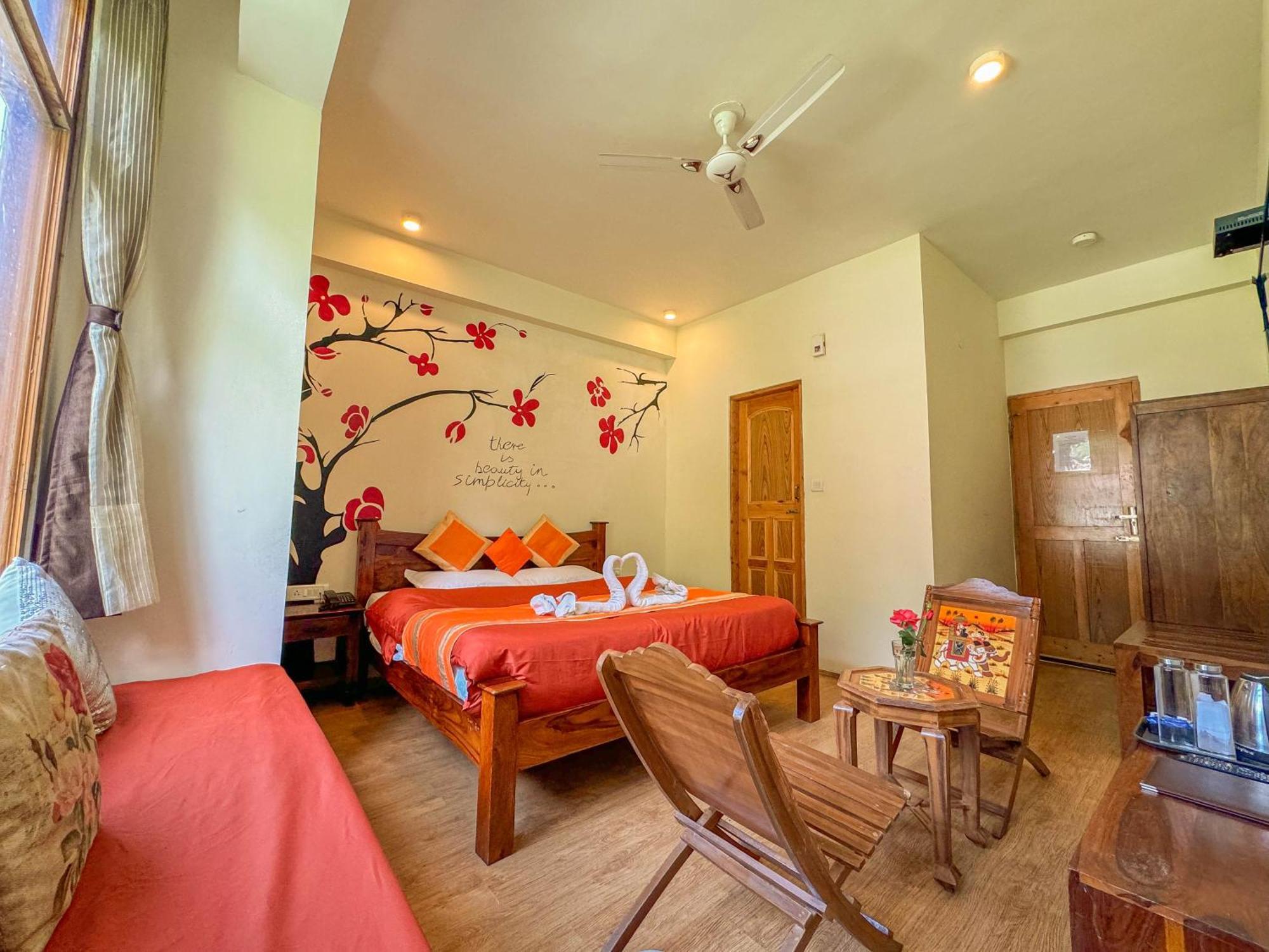 Sparsh Resort, A Boutique Stay - Just 2Kms Uphill From Mall Road, Near Old Manali מראה חיצוני תמונה